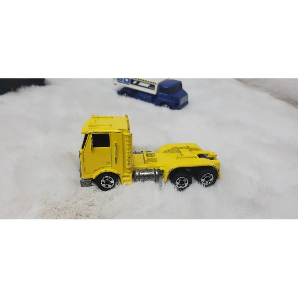 Hot Wheels 1986 Semi Truck‎ Cab Tractor Cabover Yellow Diecast Vintage Lot